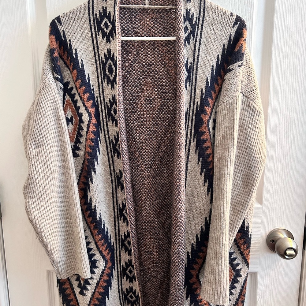 Cozy Geometric Patterned Cardigan - Cream and Navy